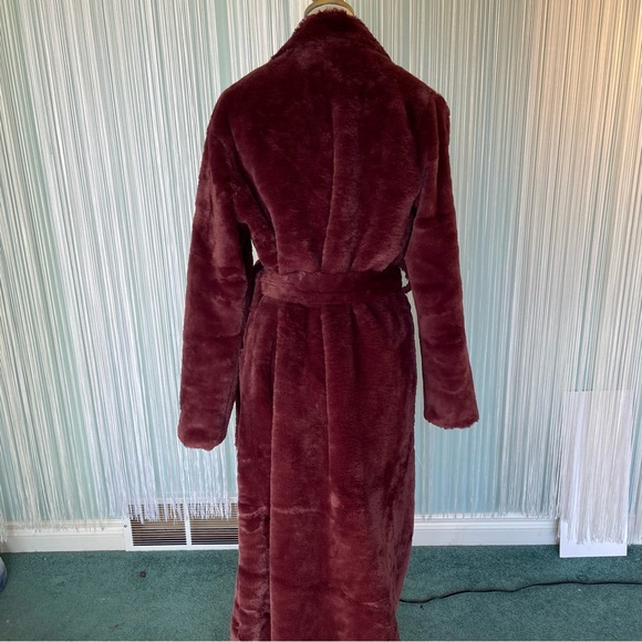 Faux Fur Maxi Coat Size US6 NWOT - Picture 8 of 17